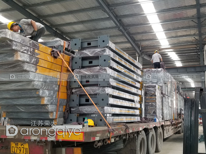 黑龍江第二批候車(chē)亭發(fā)貨案例